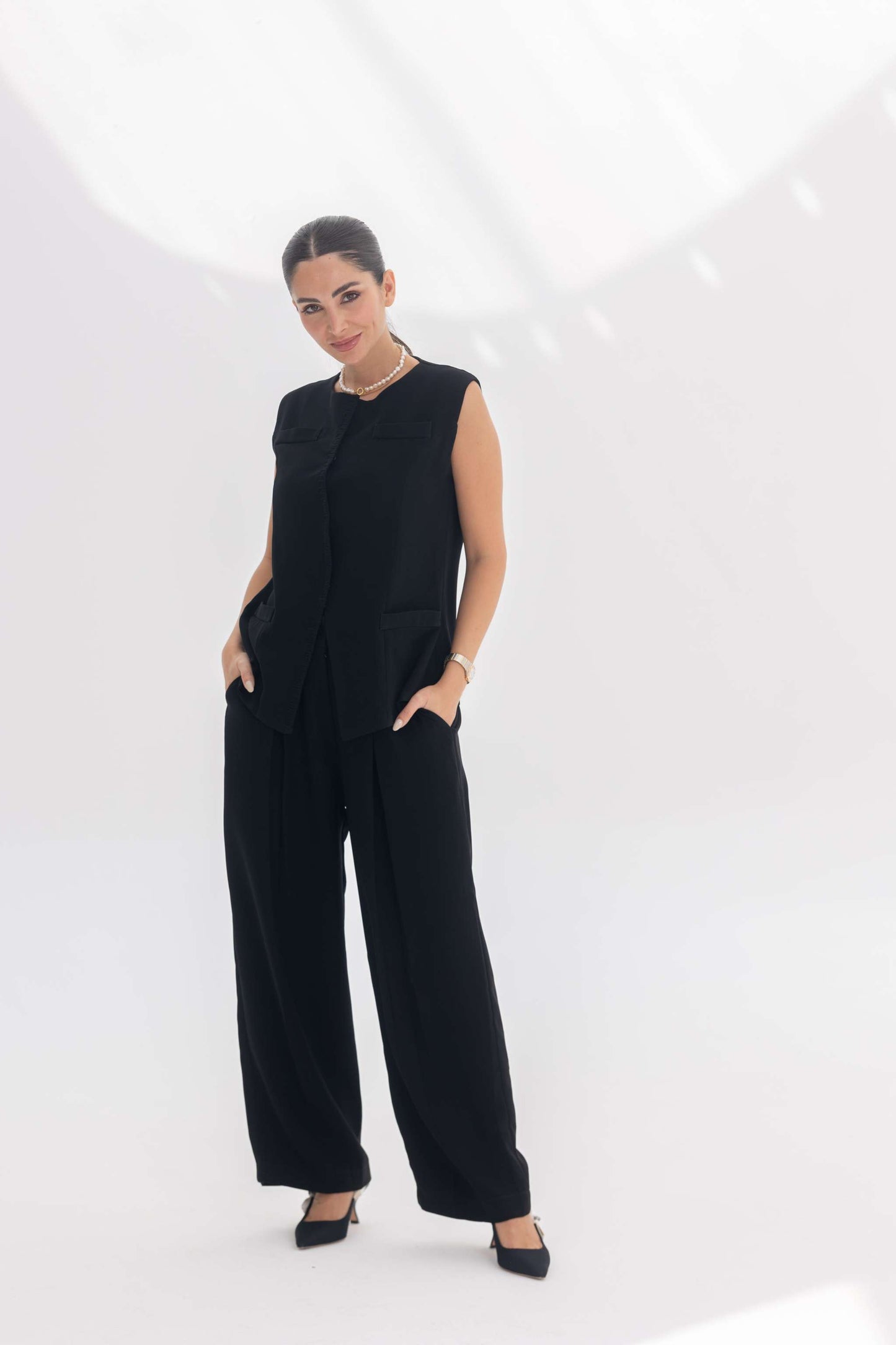 The inner muse-black crepe Pant