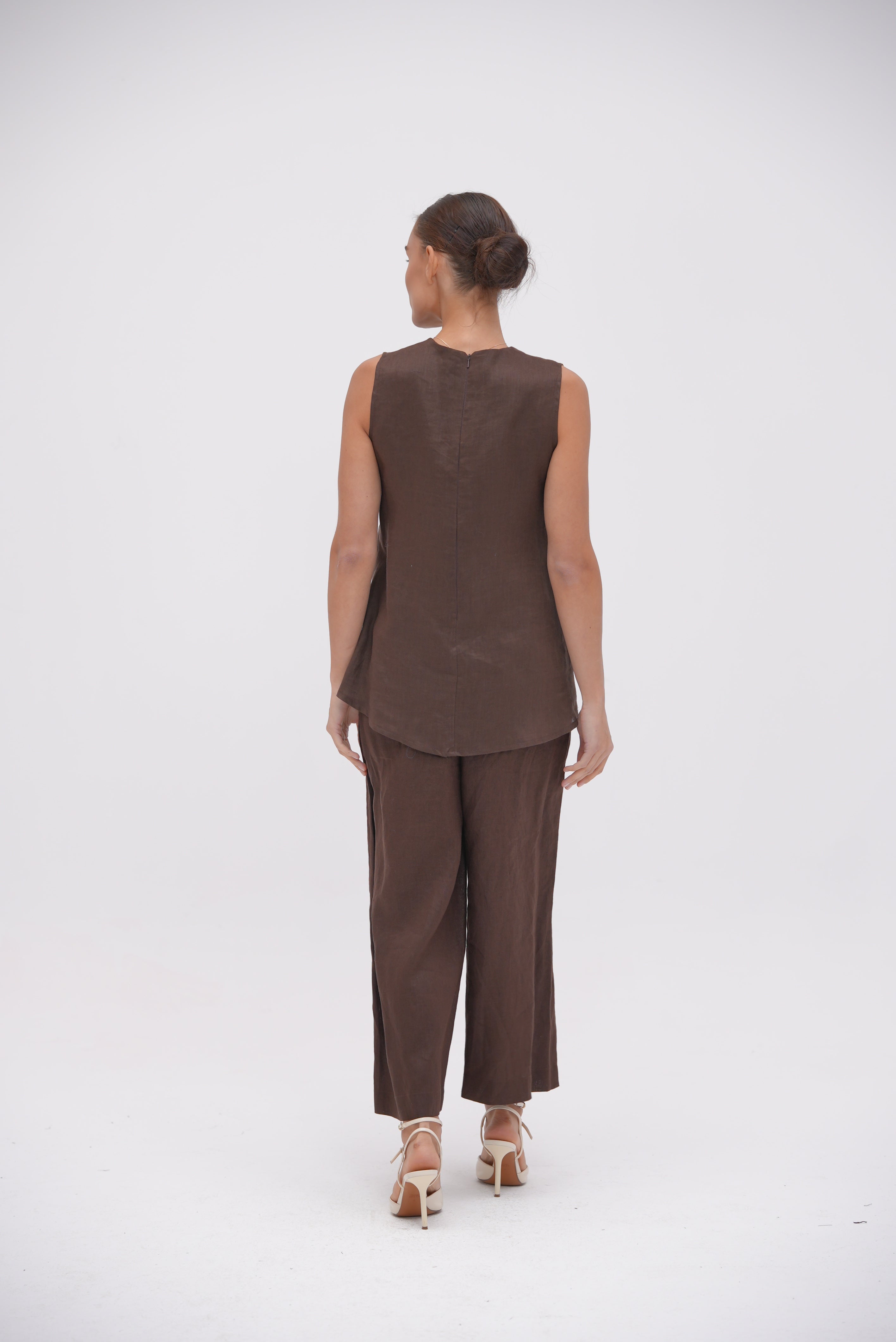 Brune Vest