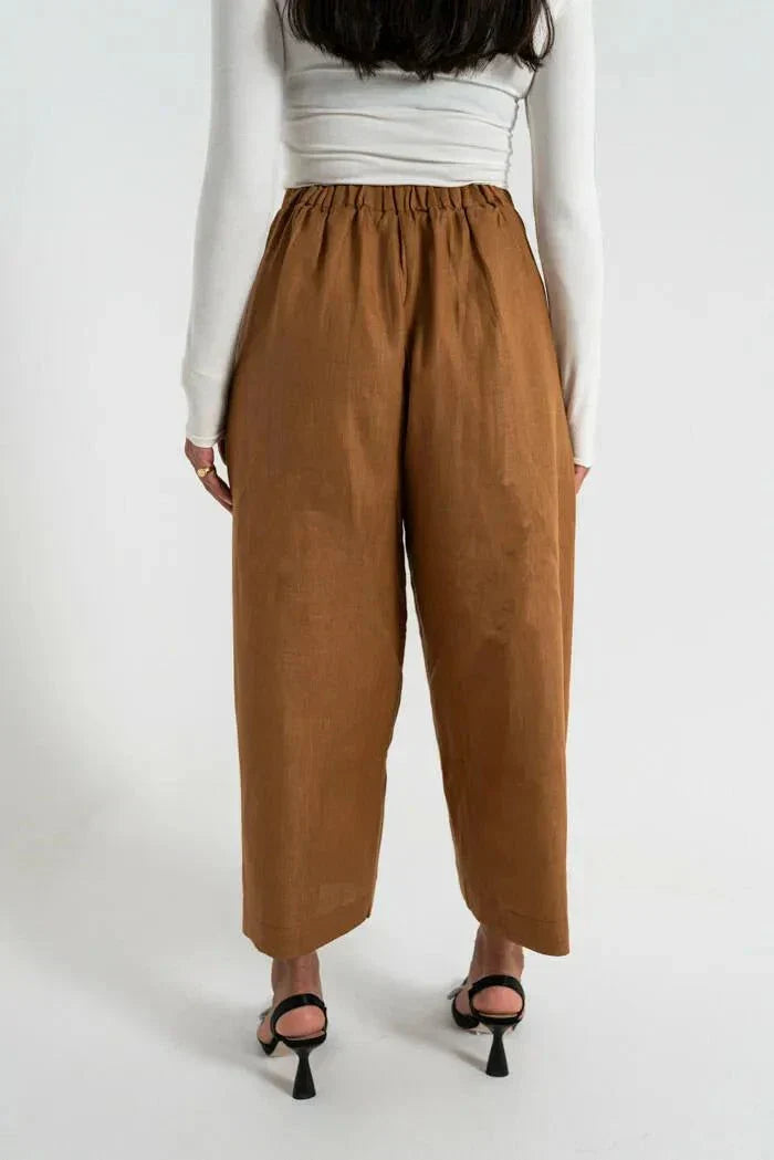Wide-leg camel brown linen pants with high waist and side pockets for breathable comfort and style - Wide-leg linen pants