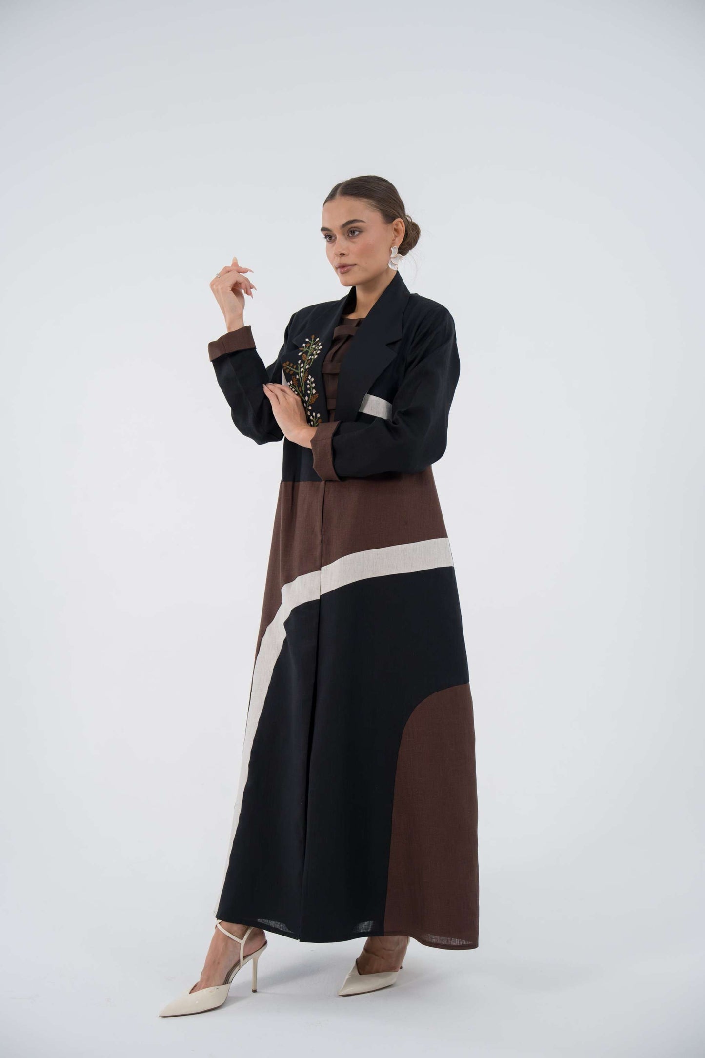 Curve Bloom Linen Abaya