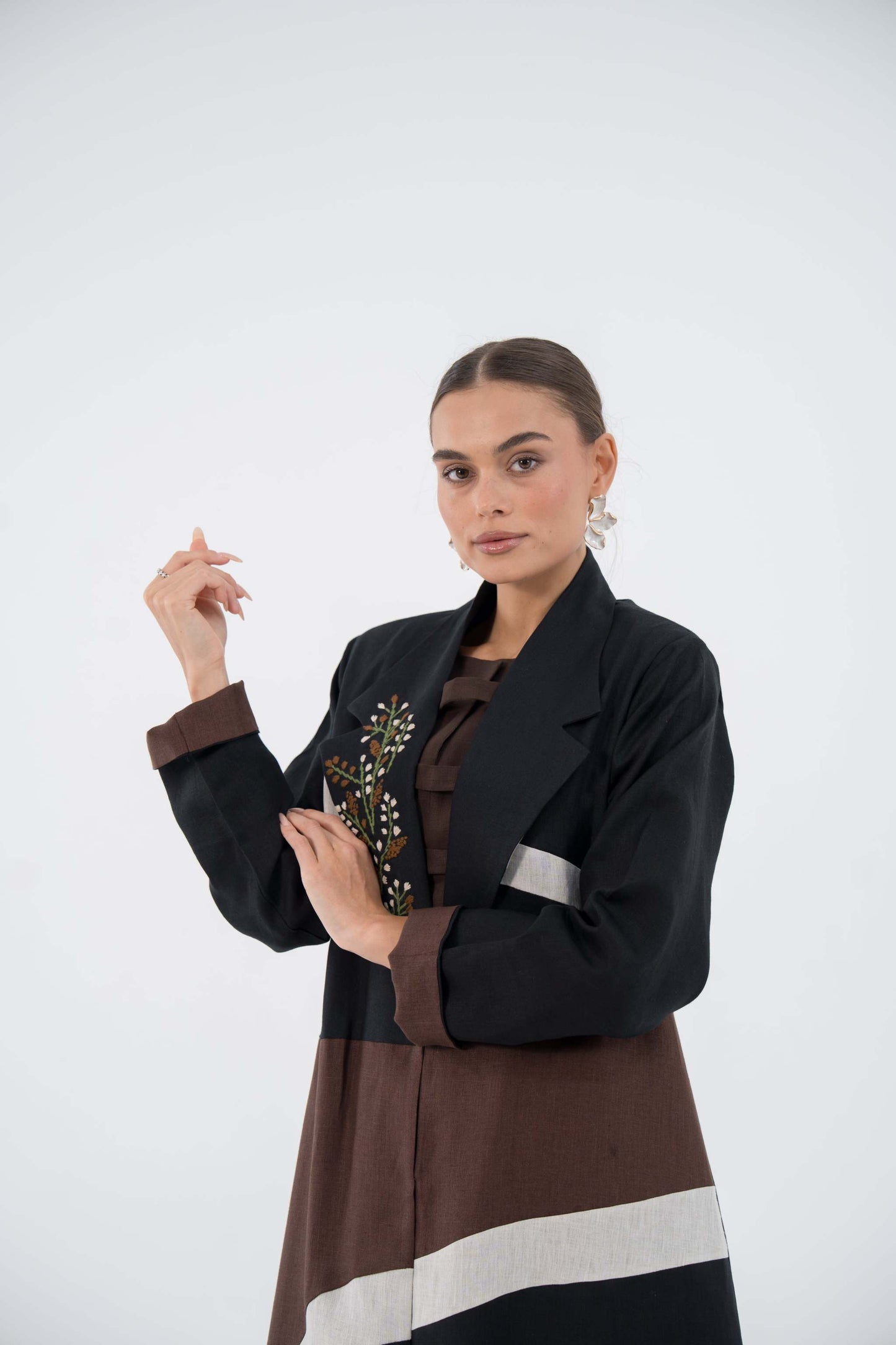 Curve Bloom Linen Abaya
