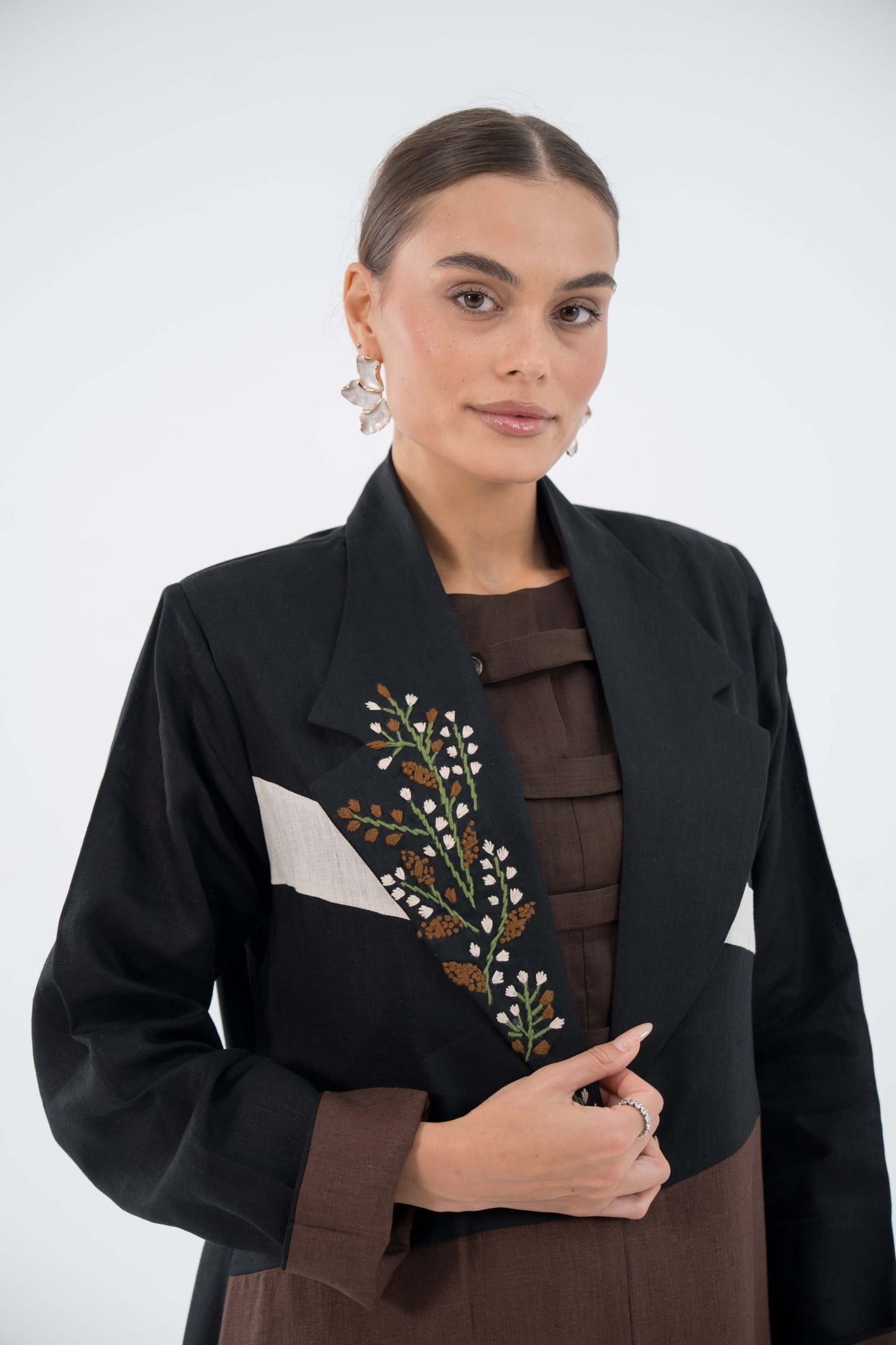 Curve Bloom Linen Abaya