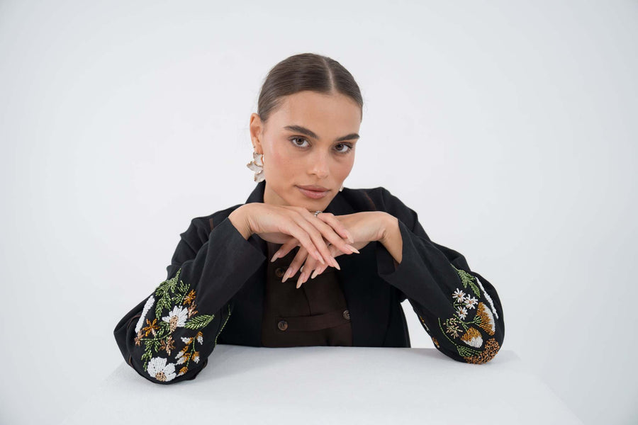 عباية بليزر مزينة بالترتر من أوايس