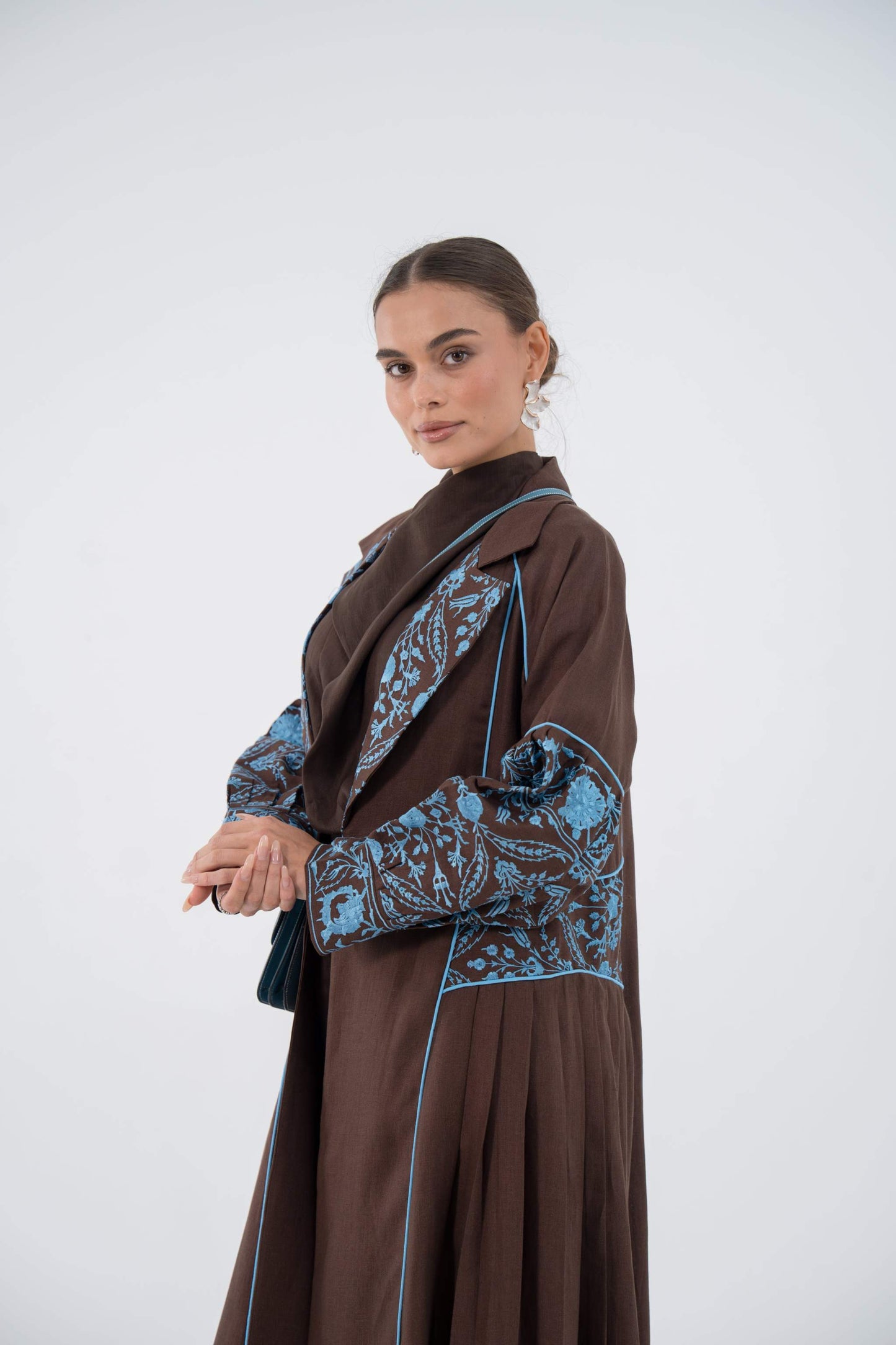 Azure Vine Linen Abaya