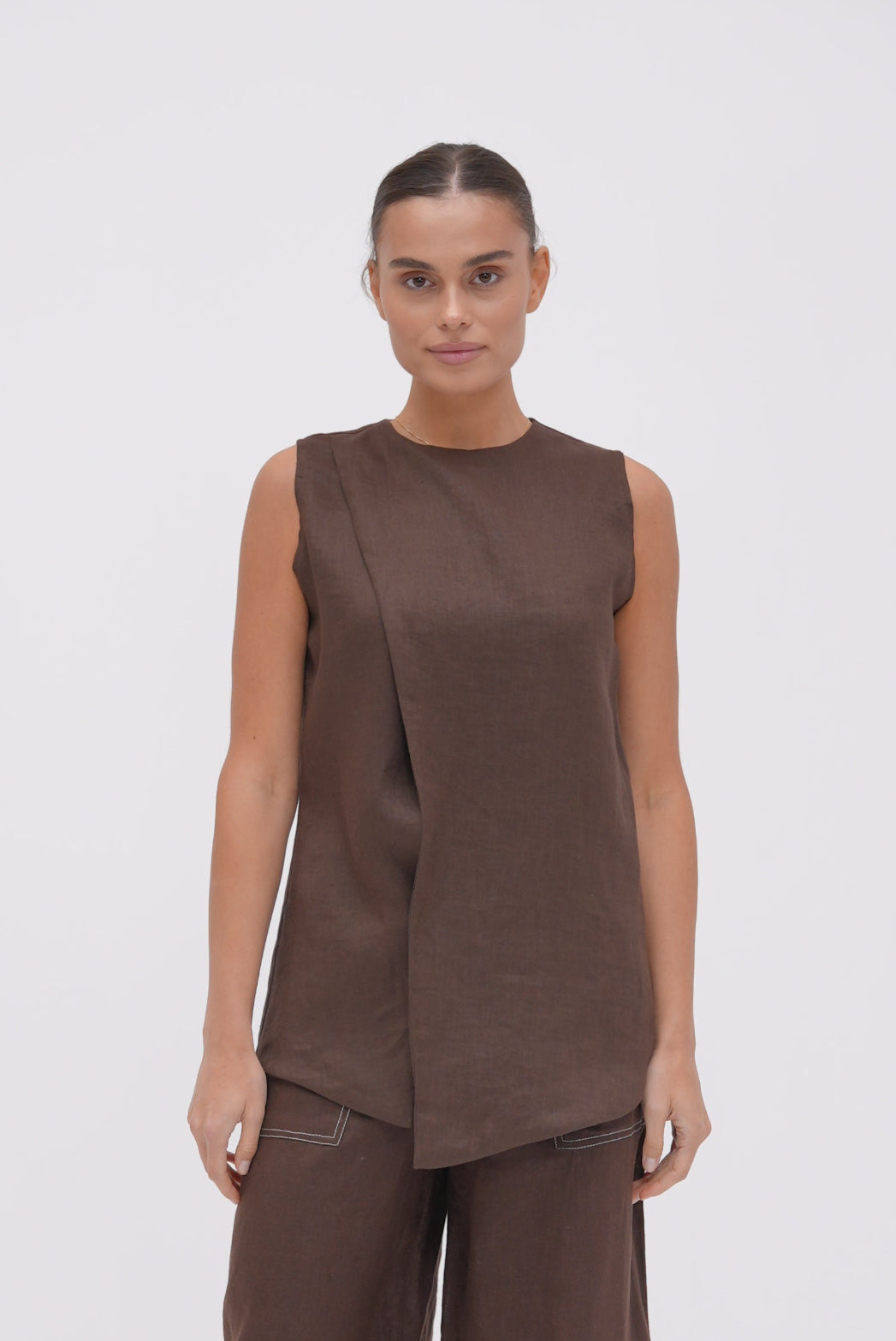 Brune Vest